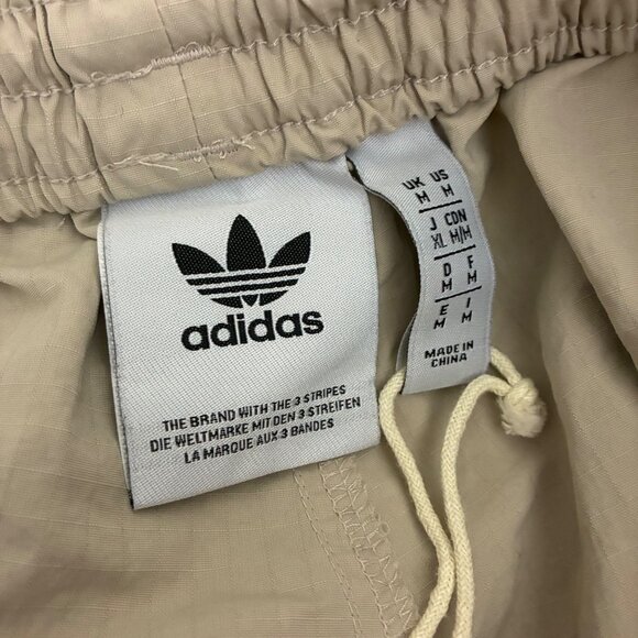 NWOT Adidas Men’s Premium Woven Ripstop Cargo Pants Beige Sz M Streetwear - Picture 6 of 8